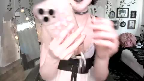 Snapshot of sugarmiette chatting on July 8, 2026, 1:26 pm Ella online show from July 8, 2026, 1:26 pm