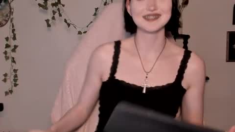 Snapshot of sugarmiette chatting on August 4, 2026, 4:26 am Ella online show from August 4, 2026, 4:26 am