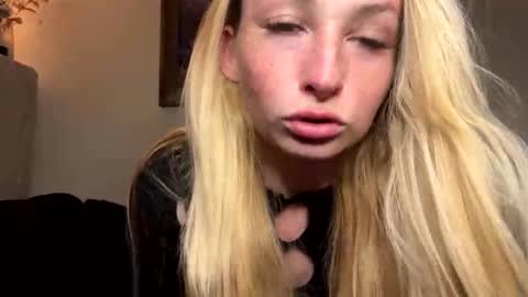 sugarrushxoxo online show from April 12, 2026, 5:01 am