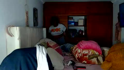 Snapshot of suggarbaby1 chatting on June 11, 2026, 4:32 am Cami Back in 2 hours online show from June 11, 2026, 4:32 am