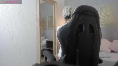 Snapshot of sukki_rosette chatting on November 28, 2025, 11:57 am sukki_rosette online show from November 28, 2025, 11:57 am