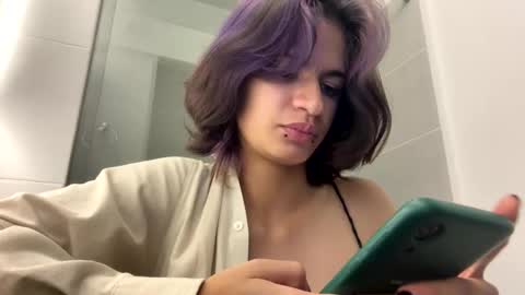 Suku Ren online show from October 3, 2025, 3:58 am