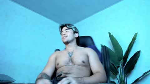 sukuna_hara online show from December 16, 2025, 2:11 pm