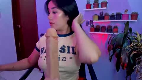 Snapshot of sulmatevans_ chatting on May 11, 2026, 10:21 am Diana online show from May 11, 2026, 10:21 am
