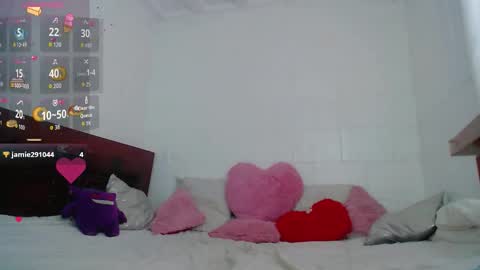 Summer online show from October 28, 2025, 8:33 pm