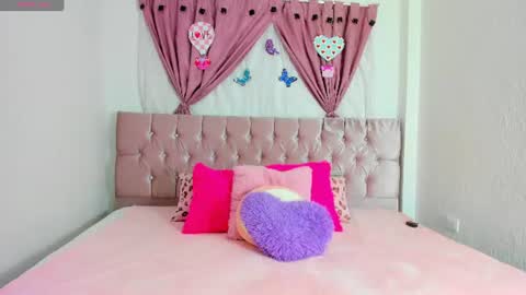 summer_girls01 online show from July 10, 2026, 1:21 am