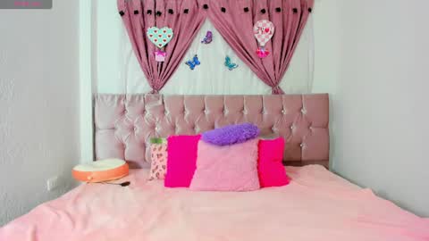 summer_girls01 online show from July 19, 2026, 9:51 pm