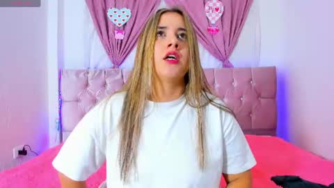 summer_girls01 online show from July 28, 2026, 8:52 pm