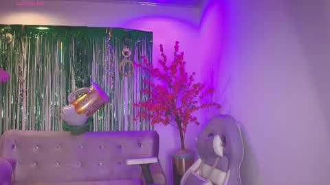 summer_miller online show from March 20, 2026, 11:37 am