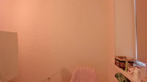 Summer Preston online show from February 22, 2025, 8:18 am