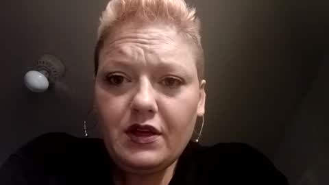 Snapshot of summerdivine69 chatting on January 27, 2025, 1:05 am Summer Divine online show from January 27, 2025, 1:05 am