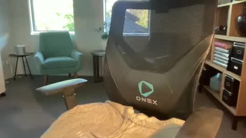 Snapshot of summerfun1975 chatting on January 5, 2025, 11:33 pm Summerfun online show from January 5, 2025, 11:33 pm