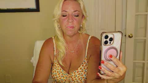 Snapshot of summerishotter chatting on May 22, 2026, 11:21 pm Amber online show from May 22, 2026, 11:21 pm