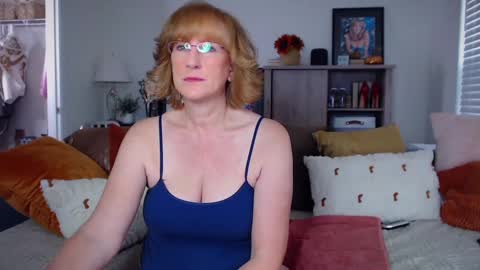 SummerKnightzzz online show from September 30, 2025, 12:10 pm