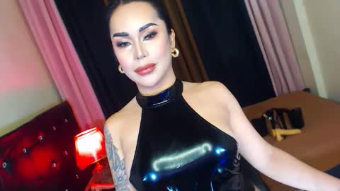 Summer online show from February 9, 2026, 9:30 pm