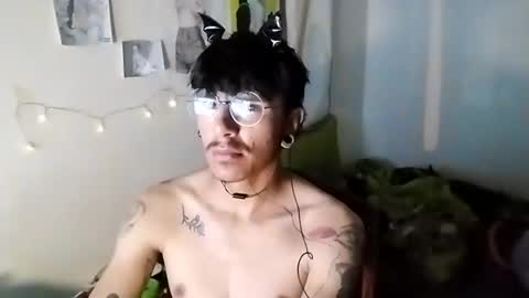 sun_apolo online show from January 4, 2025, 3:18 am