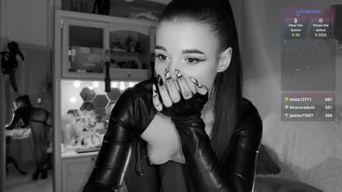 Snapshot of sun_for_you chatting on December 30, 2024, 12:00 am Miss Nelly online show from December 30, 2024, 12:00 am