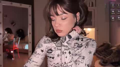 Snapshot of sun_for_you chatting on September 8, 2025, 9:58 pm Miss Nelly online show from September 8, 2025, 9:58 pm