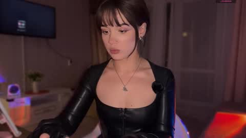 Snapshot of sun_for_you chatting on October 1, 2025, 6:03 pm Miss Nelly online show from October 1, 2025, 6:03 pm