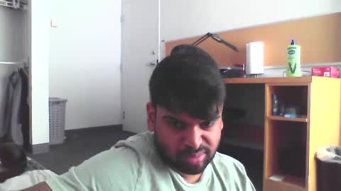 Snapshot of sundoog chatting on September 17, 2025, 4:19 pm Sundoog online show from September 17, 2025, 4:19 pm