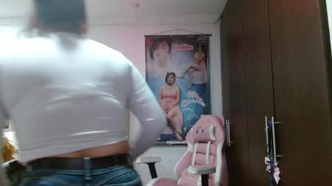 Snapshot of sunflower_dance chatting on June 3, 2026, 12:02 am Jeraldine online show from June 3, 2026, 12:02 am