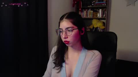 Snapshot of sunflower_uwu chatting on May 1, 2026, 12:15 am violetta online show from May 1, 2026, 12:15 am