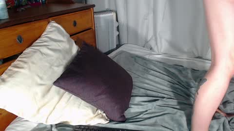 Snapshot of sunloveandwe chatting on January 20, 2025, 5:04 am Mistress Eve online show from January 20, 2025, 5:04 am