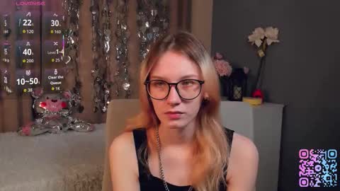 Kiki online show from February 18, 2026, 1:23 am