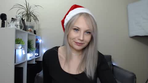 Snapshot of sunny_bunny6 chatting on December 25, 2024, 8:07 pm Naomi online show from December 25, 2024, 8:07 pm