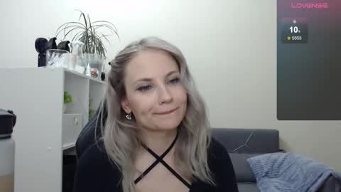 Snapshot of sunny_bunny6 chatting on January 11, 2025, 9:47 am Naomi online show from January 11, 2025, 9:47 am