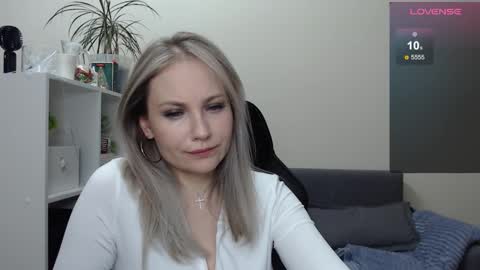 Snapshot of sunny_bunny6 chatting on January 26, 2025, 10:24 pm Naomi online show from January 26, 2025, 10:24 pm