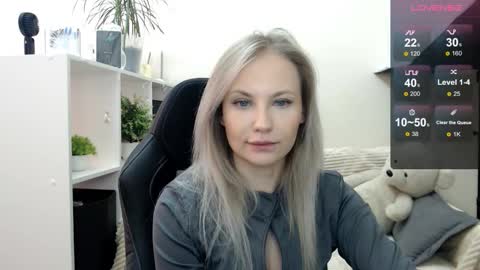 Snapshot of sunny_bunny6 chatting on October 27, 2025, 5:00 am Naomi online show from October 27, 2025, 5:00 am