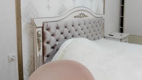 Vanessa online show from February 14, 2026, 5:26 am