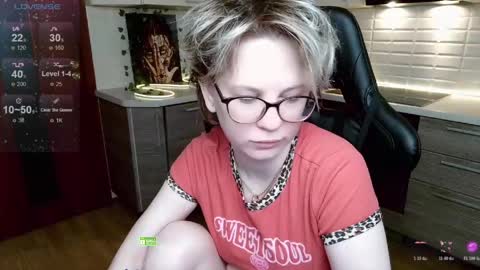 Snapshot of sunny_mood chatting on May 17, 2026, 4:10 am sunny mood online show from May 17, 2026, 4:10 am