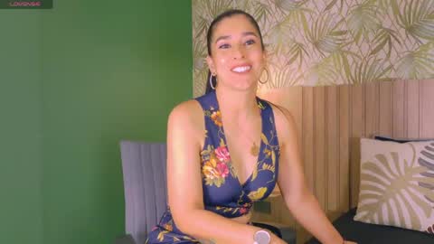 Snapshot of sunny_river chatting on April 24, 2026, 12:07 pm Sunny River online show from April 24, 2026, 12:07 pm
