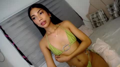 sunny_sexie online show from July 1, 2026, 7:35 pm