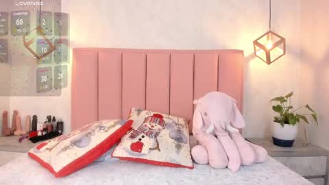  S U N N Y online show from December 5, 2024, 7:38 pm