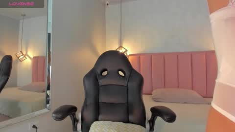  S U N N Y online show from February 28, 2026, 12:28 pm