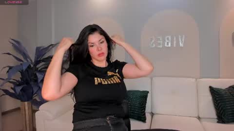 Sunny Rivers online show from July 2, 2026, 5:19 pm