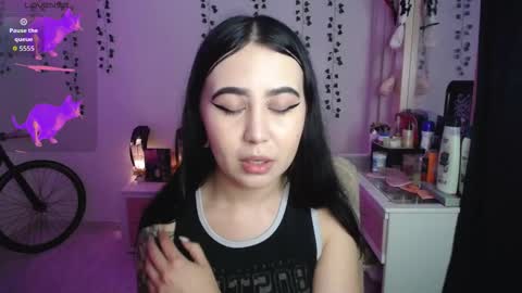 Snapshot of sunset_pienk chatting on February 17, 2026, 5:04 am Sunset online show from February 17, 2026, 5:04 am