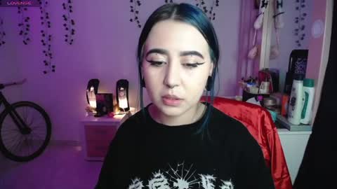 Snapshot of sunset_pienk chatting on April 14, 2026, 4:18 am Sunset online show from April 14, 2026, 4:18 am