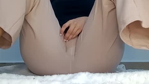 Annie online show from February 24, 2026, 4:49 pm