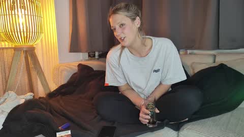 Snapshot of sunshine_diddy chatting on January 11, 2025, 11:13 pm Ava online show from January 11, 2025, 11:13 pm