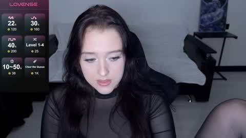 sunshine_j online show from October 27, 2025, 3:27 pm