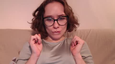 Hella online show from April 16, 2026, 9:39 pm