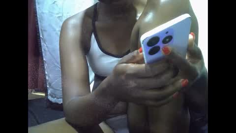 Snapshot of suoergila chatting on November 15, 2025, 11:40 am Liz online show from November 15, 2025, 11:40 am