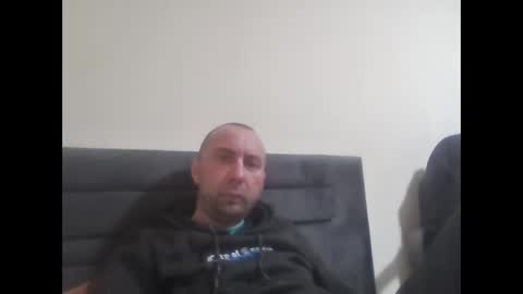 super42835015 online show from April 1, 2026, 7:33 pm