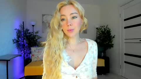 Snapshot of super_peach chatting on June 7, 2026, 2:27 am Jenn online show from June 7, 2026, 2:27 am