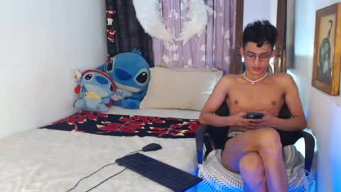Snapshot of superasian143xx chatting on January 11, 2025, 10:19 am GAY online show from January 11, 2025, 10:19 am