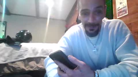 Snapshot of superd512 chatting on December 13, 2024, 9:52 pm Guero Cash online show from December 13, 2024, 9:52 pm